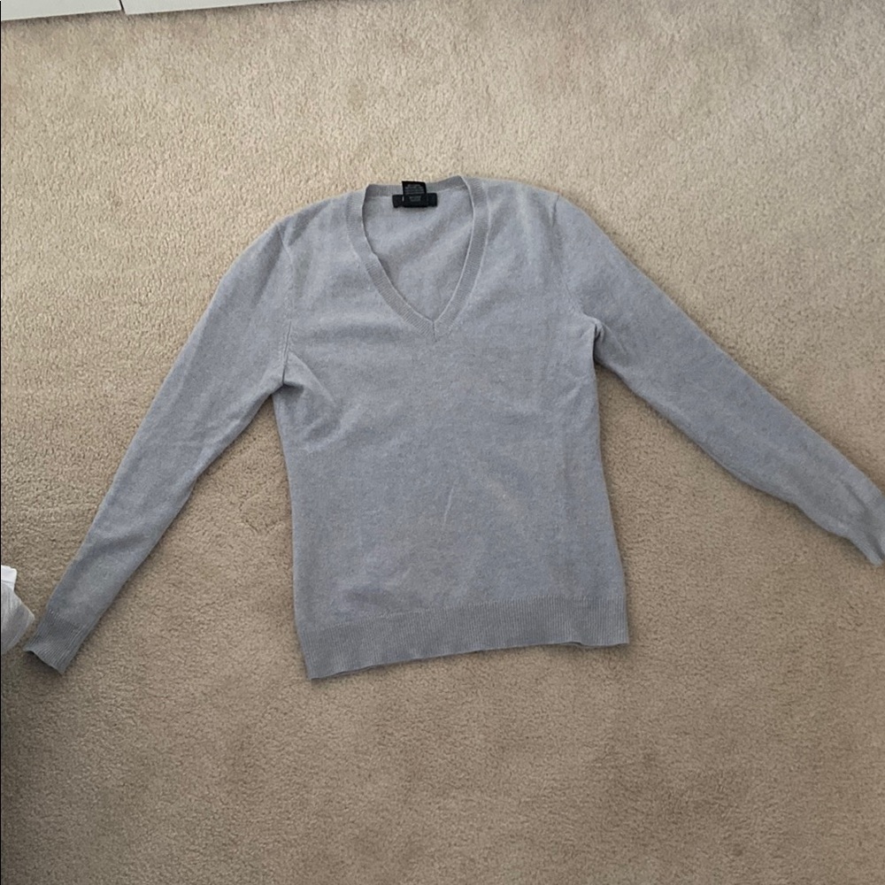 Grey Lord & Taylor cashmere sweater